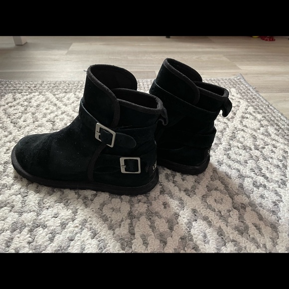 UGG Girl Winter Boots - Picture 4 of 8